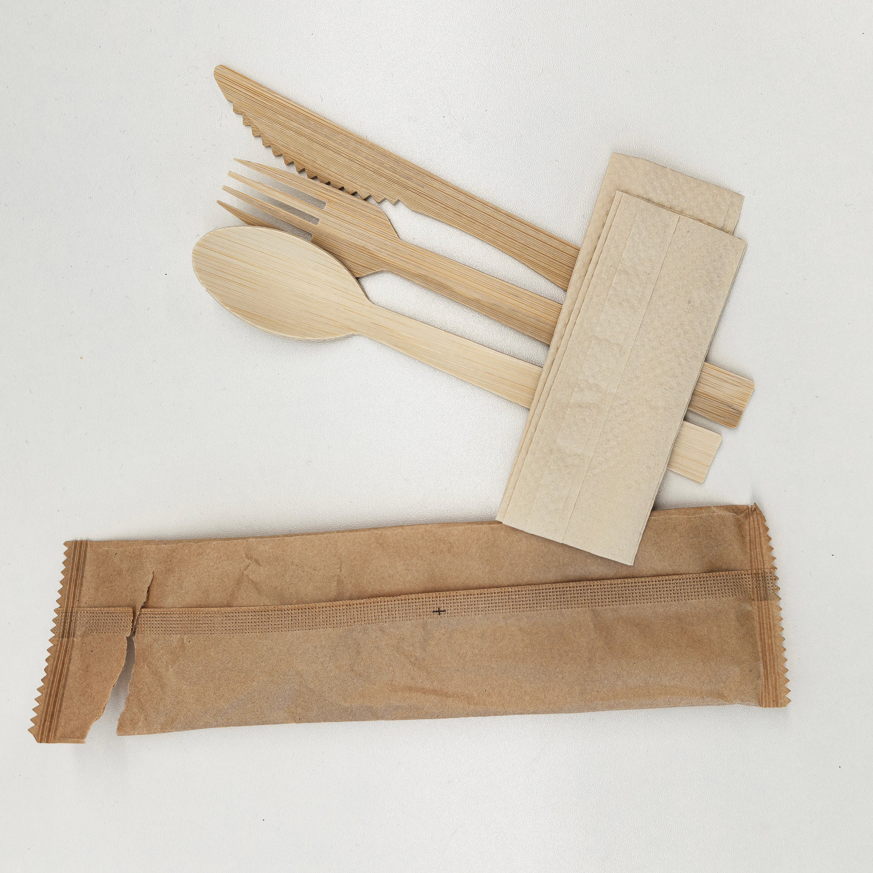 Ensemble de couverts en bambou ( Lot de 10 sets )